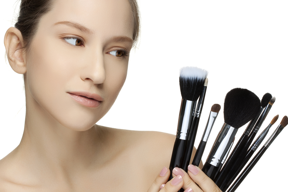 5 tipos de brochas de maquillaje según su función - Blog de Material  Estética